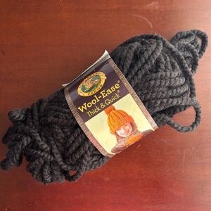 Super bulky yarn - Black (Left over)